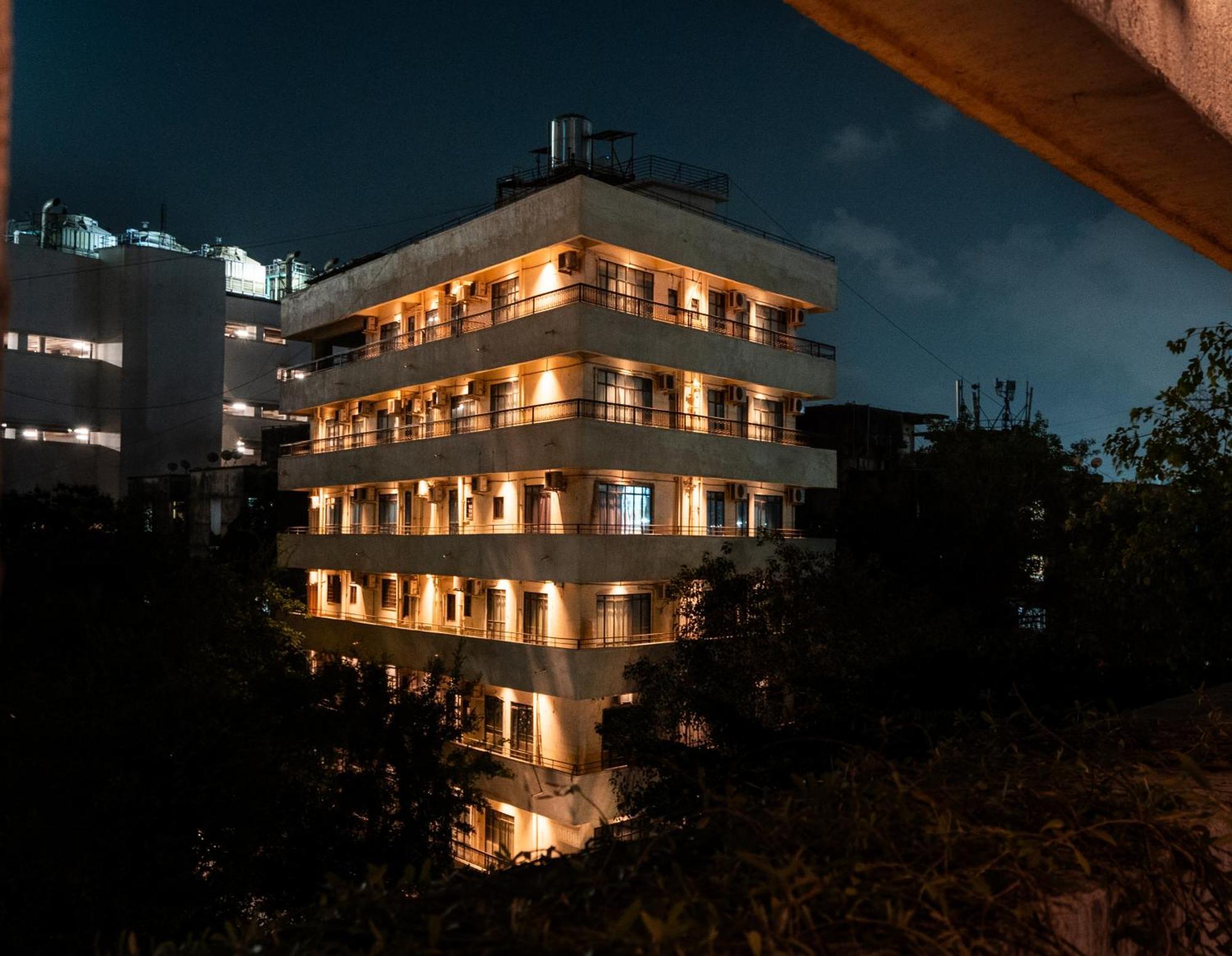 Arnna Hotel - Goregaon 뭄바이 외부 사진